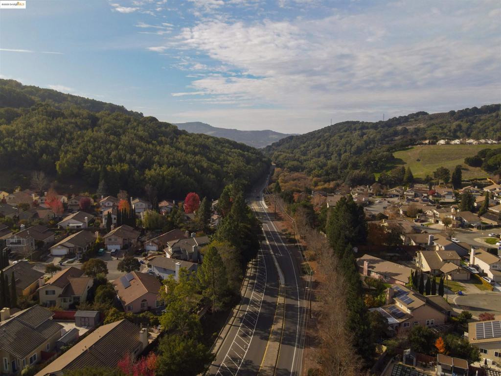 CARRIAGE HILLS N - Residential