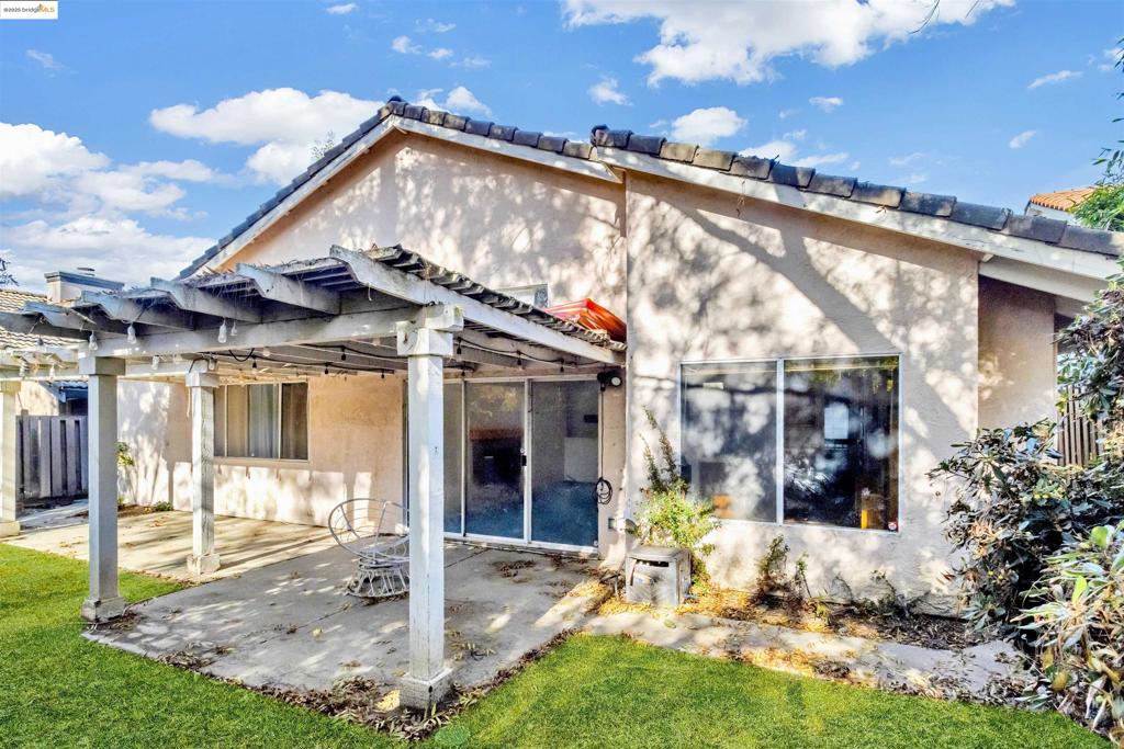 CARRIAGE HILLS N - Residential