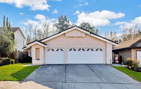 Photo of 4968 Buckboard Way Way, Richmond, CA 94803 (MLS # 41119413)