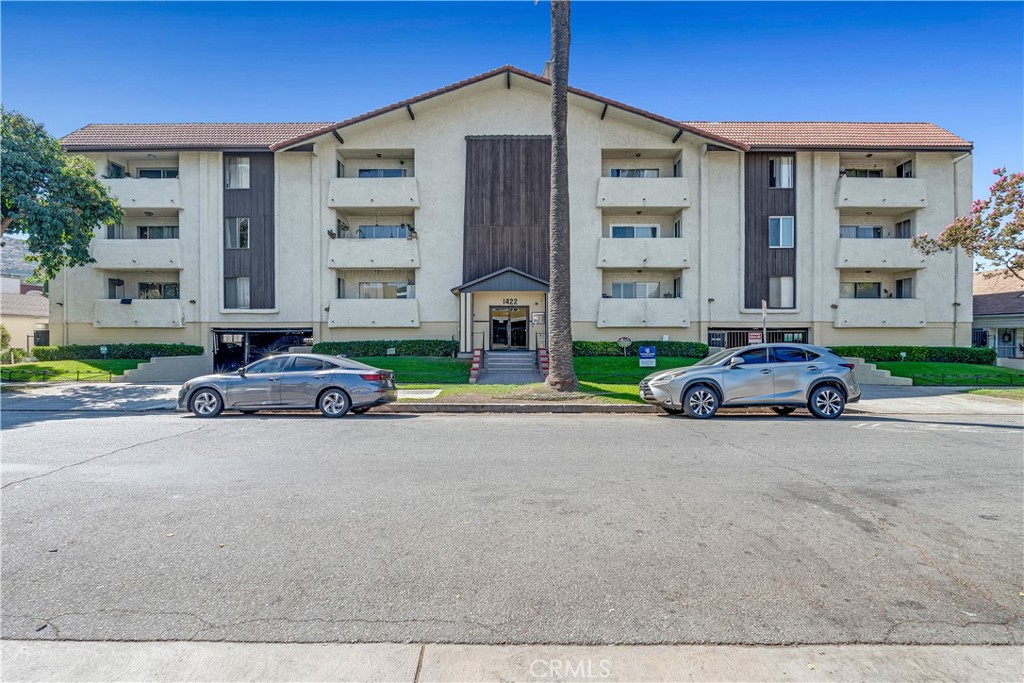 Bright and welcoming 1-bedroom, 1-bath condo located in the heart of the Glendale community. Full Upgrades throughout the unit features new appliances, sinks, faucets, new bath fixtures and tub enclosure. Spacious living room that opens to a private balcony is off the kitchen and dining areas. Hardwood-style flooring throughout (tile in kitchen and bath). Well-appointed kitchen with granite countertops. Central air and heat. Bedroom includes a full-length built-in closet. Just next to the bedroom in the hallway is a sliding mirrored door closet that centers the living area and the bathroom, creating a versatile layout. Building amenities include a laundry room on each floor, elevator, lounge and pool. The unit comes with one assigned parking space in the secured and convenient well-lit garage. Plenty of Shopping, Schools and Restaurants all well within walking distance.