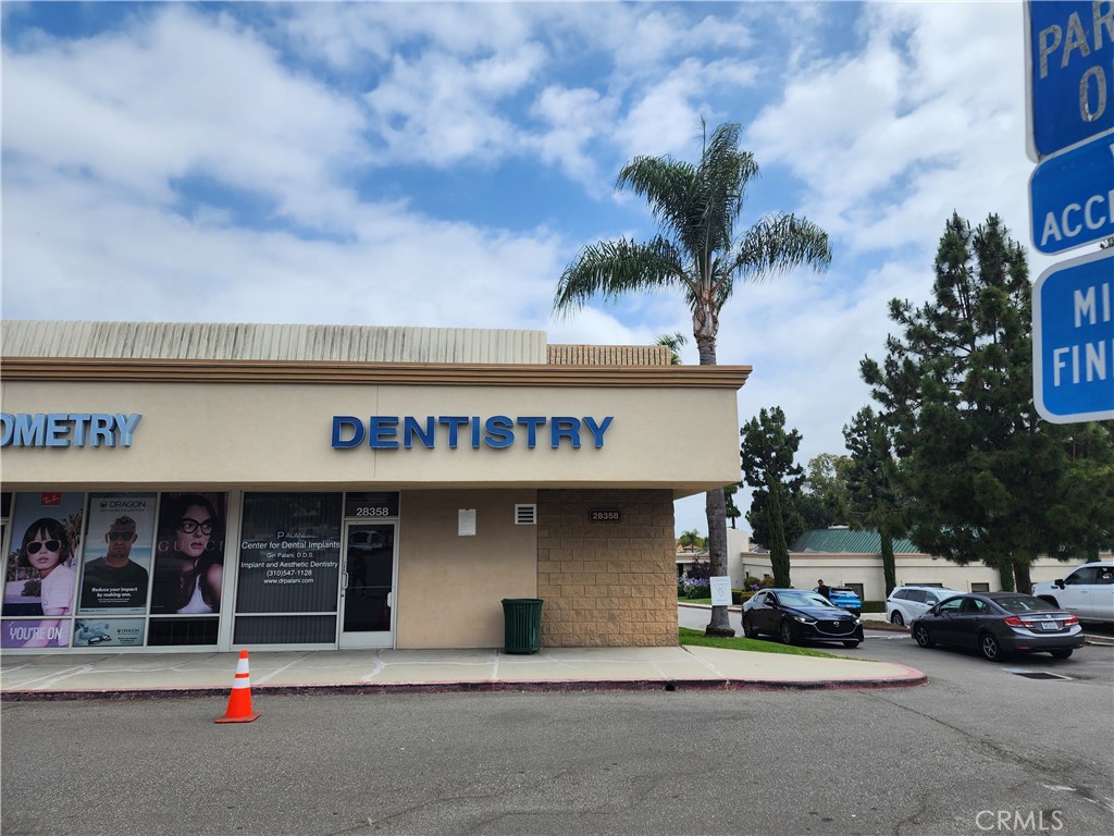 Wow!! This suite within Westmont Plaza... Space for lease address is 28358 Western Ave. ... currently built out for Dentist office. ...This turn-key location is great for a chain of dental stores or a private practice where a practice would benefit from the 44 years of goodwill from a private dental practice. . ....Western Avenue is the dominant rental corridor and thoroughfare for the eastern portion of Rancho Palos Verdes and the city of San Pedro...... The property is well maintained and anchored by Smart Final, Chase Bank and Wells Fargo Bank with the balance of the tenant being a well-versed group of restaurants and services....The storefront location is close to Smart and Final off Western Avenue....This shopping center is located within the affluent city of Rancho Palos Verdes and is surrounded by another large shopping center across the street with a huge anchor of Albertson's and Rie-aid pharmacy.....This center is in the high-profile area that benefits from a high traffic main street location, which helps a captive consumer base, a densely populated upscale trade and a realty good tenant mix........................
***** THE PREMISES CAN BE USED FOR ANY OTHER PURPOSE *****