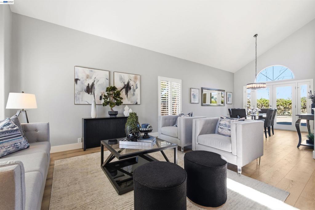 310 Sunset Dr