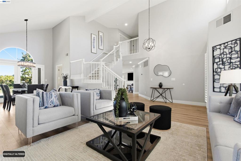 310 Sunset Dr