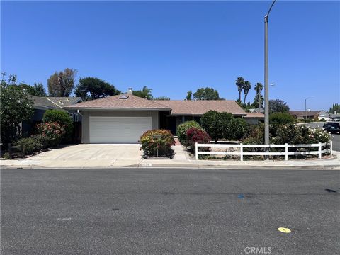 Photo of 635 Flaming Star Ave, Thousand Oaks, CA 91360 (MLS # SR26111532)