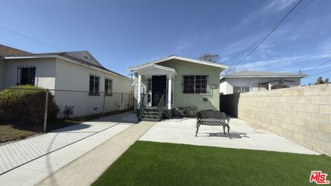 Photo of 11123 Monitor Avenue, Los Angeles, CA 90059 (MLS # 25630953)