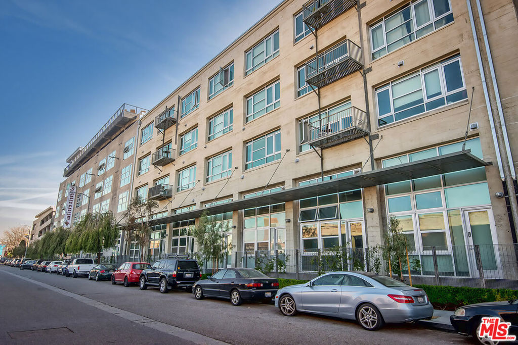 530 S Hewitt Street 356