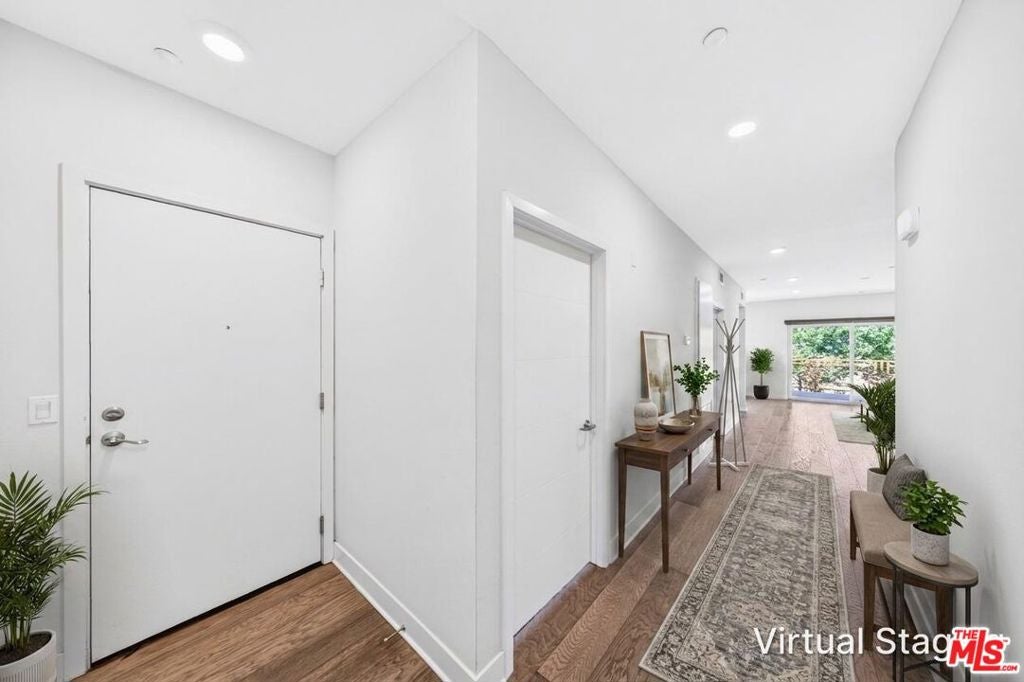 2980 Ripple Place 206, Los Angeles CA 90039