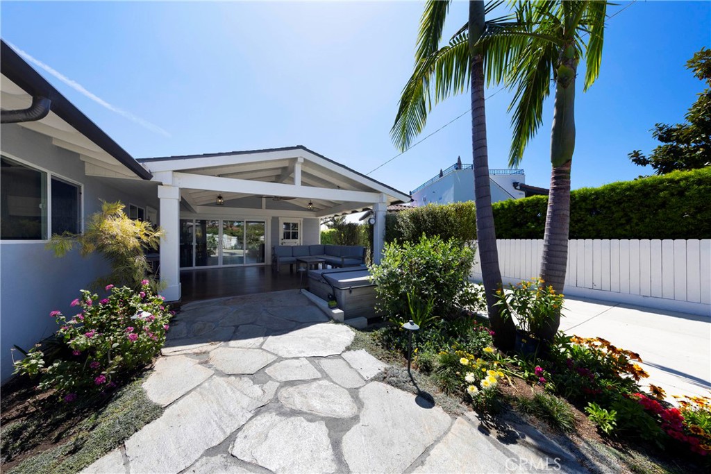San Clemente, California, 92672, United States, 4 Bedrooms Bedrooms, ,3 BathroomsBathrooms,Residential,Active,2035617