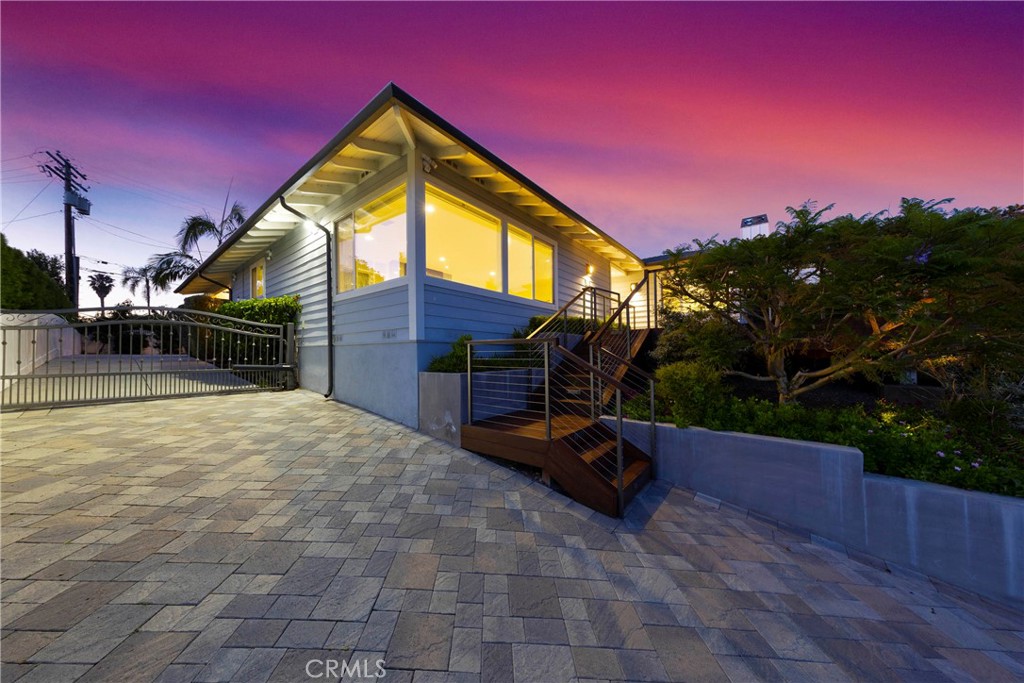 San Clemente, California, 92672, United States, 4 Bedrooms Bedrooms, ,3 BathroomsBathrooms,Residential,Active,2035617