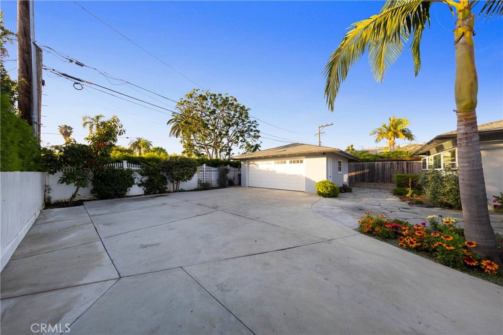 San Clemente, California, 92672, United States, 4 Bedrooms Bedrooms, ,3 BathroomsBathrooms,Residential,Active,2035617