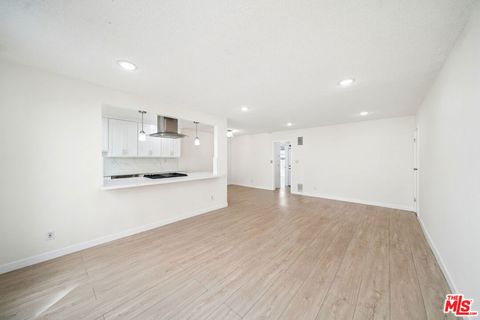 Photo of 1039 N Harper Avenue #3, West Hollywood, CA 90046 (MLS # 26666355)