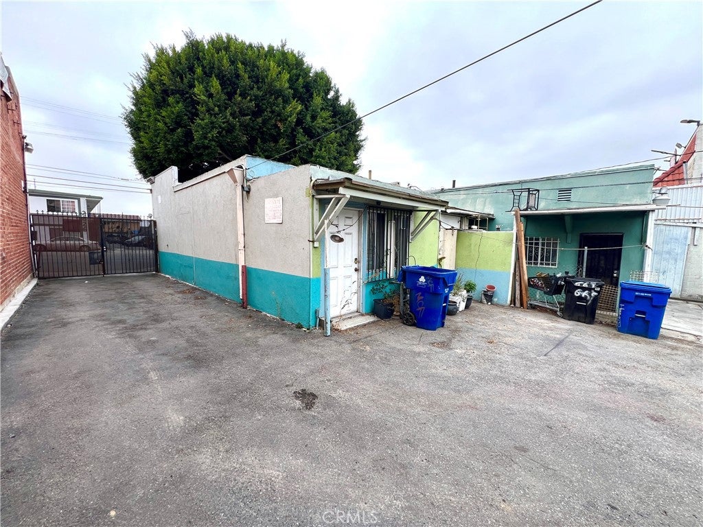 2813 E Cesar Chavez Avenue