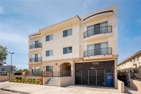 Photo of 14526 Hartland Street #307, Van Nuys, CA 91405 (MLS # GD26122670)