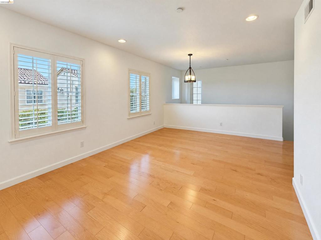 363 Mullinix Way