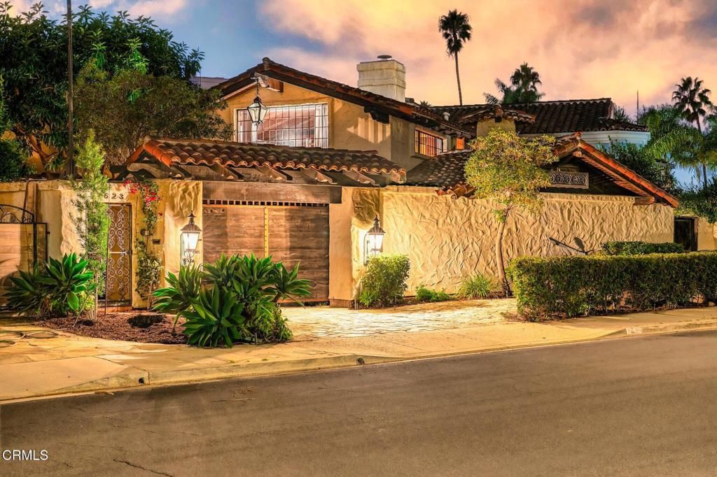 Photo of 2623 Seahorse Avenue, Ventura, CA 93001 (MLS # V1-33014)