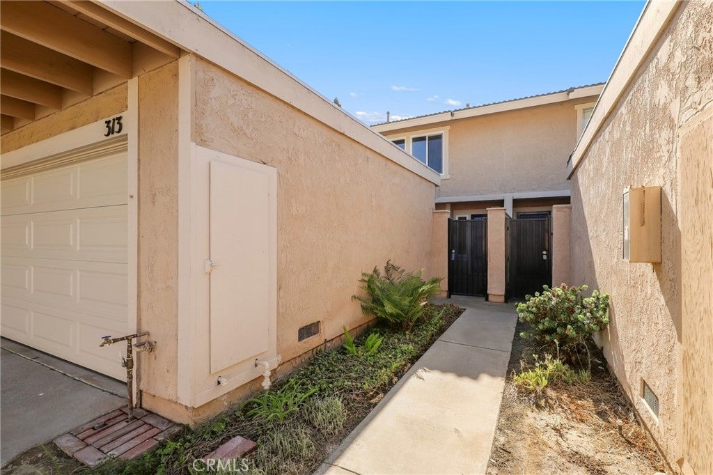 313 S Belmont Lane