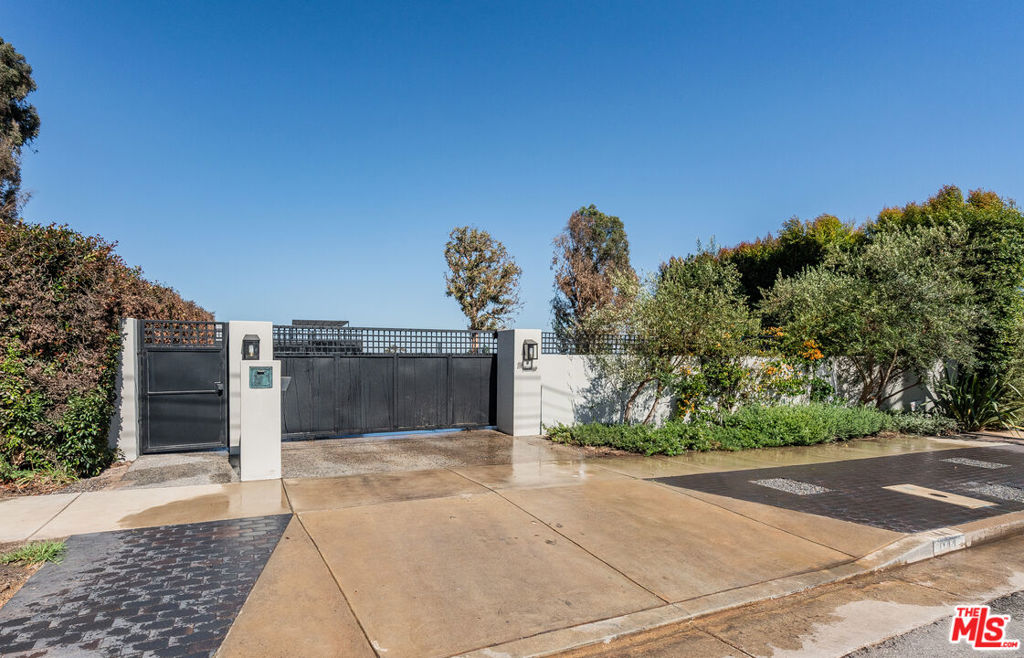 1144 Chautauqua Boulevard