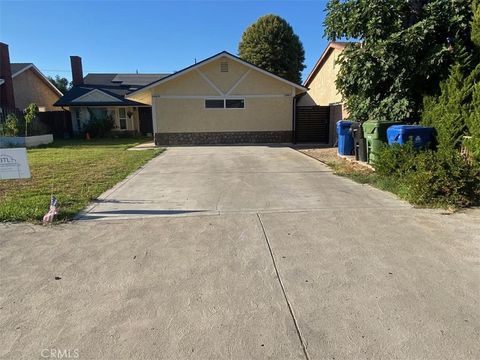 Photo of 19807 Blythe, Winnetka, CA 91306 (MLS # SR26131802)