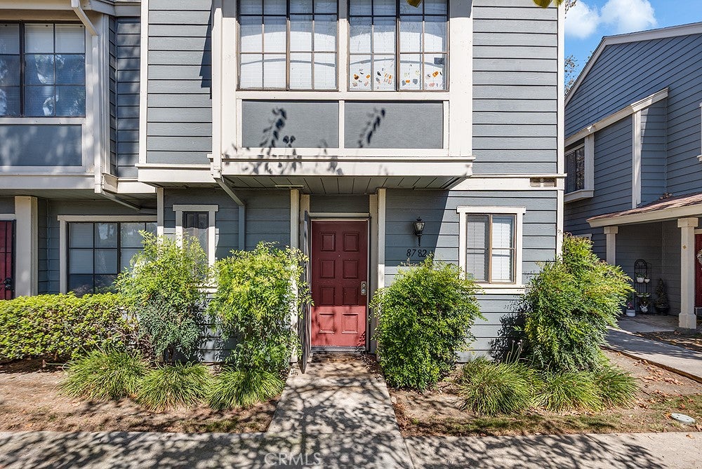 8782 1/2 Pine Crest PL