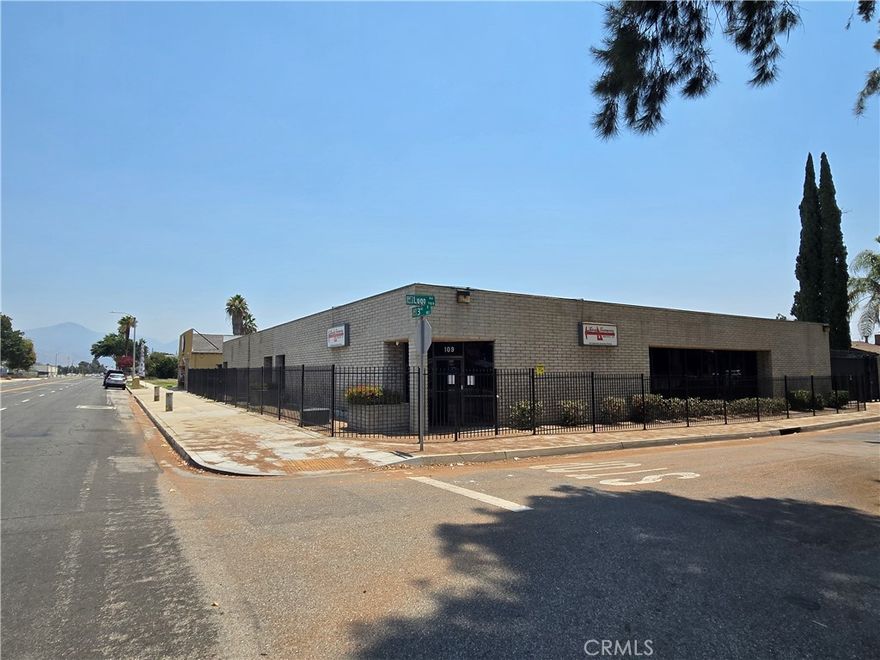 Great piece of property has 2 main entrances , has lots of potential for a savvy investor ! Huge lot over 20K completely fenced with block wall and automatic gate, 2 blocks from downtown SB