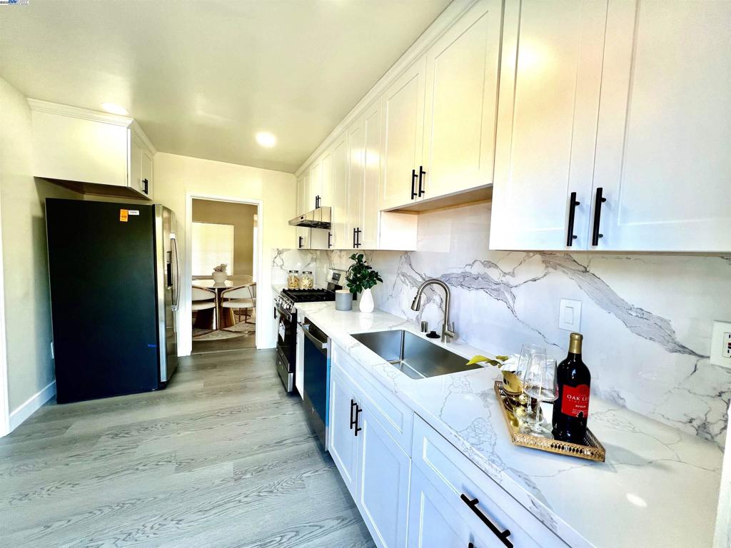 HAYWARD - Residential
