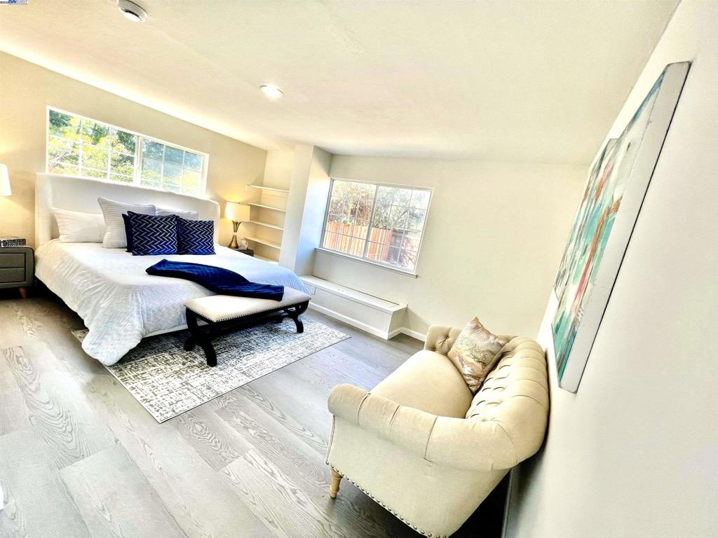 HAYWARD - Residential