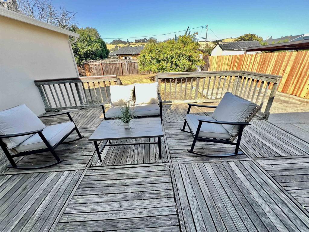 HAYWARD - Residential