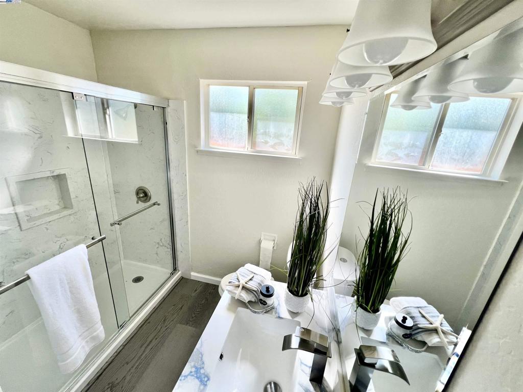 HAYWARD - Residential