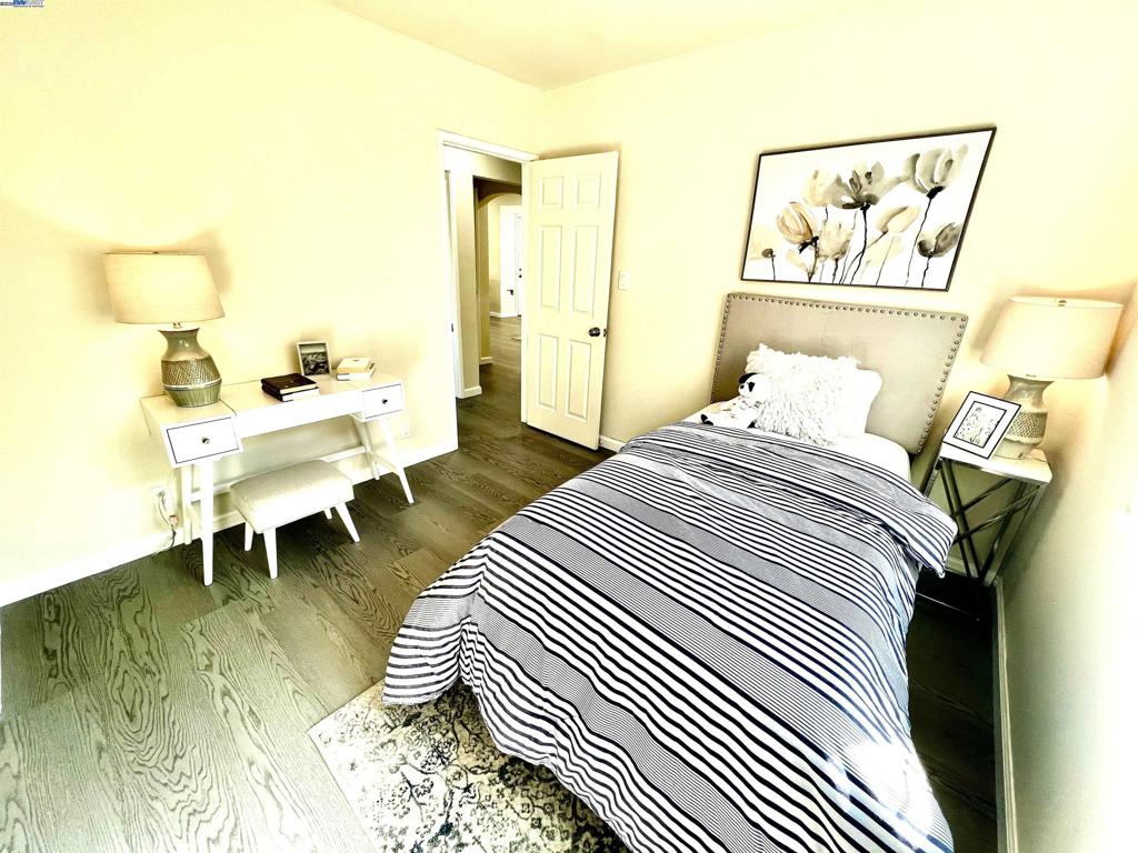 HAYWARD - Residential