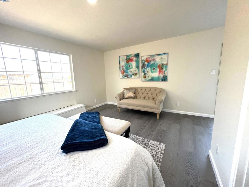 HAYWARD - Residential