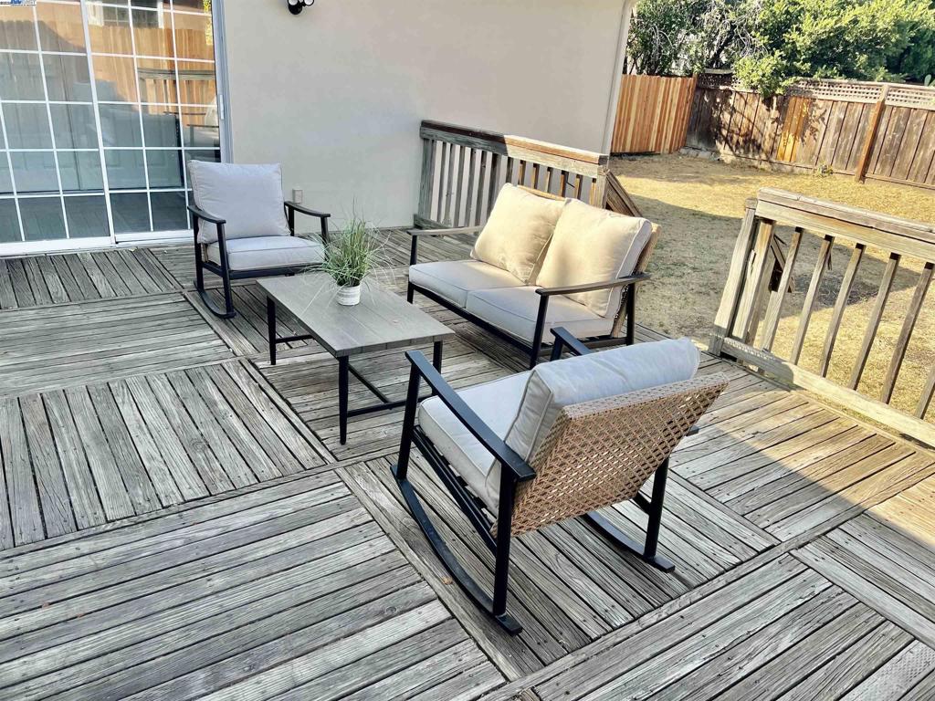 HAYWARD - Residential