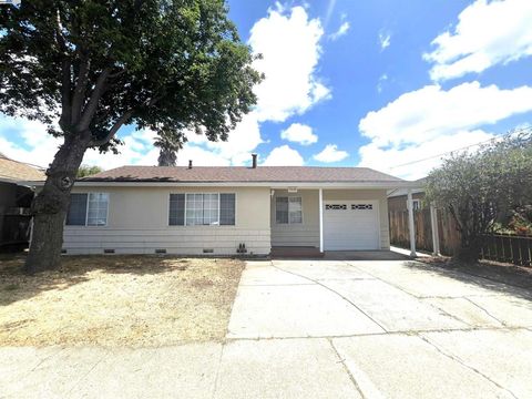 Photo of 25696 Lander Ave Ave, Hayward, CA 94544 (MLS # 41113847)