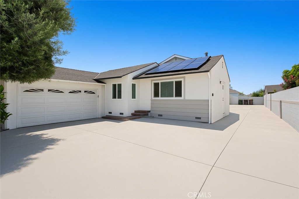 Steps to Disneyland & Convention Center – Fully Remodeled Home! - 5 Bed, 4 Bath, 2 Master Suites Fully remodeled 5-bedroom, 4-bath home just minutes from Disneyland, the Convention Center, shopping, dining, and entertainment. Features two master suites—one upstairs and one downstairs for added flexibility.
Upgrades throughout: new windows, elegant tile flooring, modern kitchen with updated cabinetry and finishes, and refreshed bathrooms. The spacious living room has a fireplace and backyard view, with the dining area flowing from the kitchen.
Additional highlights: paid-off solar panels for energy savings, huge driveway with RV access, and ample parking. Large backyard with potential for an ADU to generate additional income. Ideal as a forever home, multi-generational living, vacation retreat, or investment property with strong rental potential.