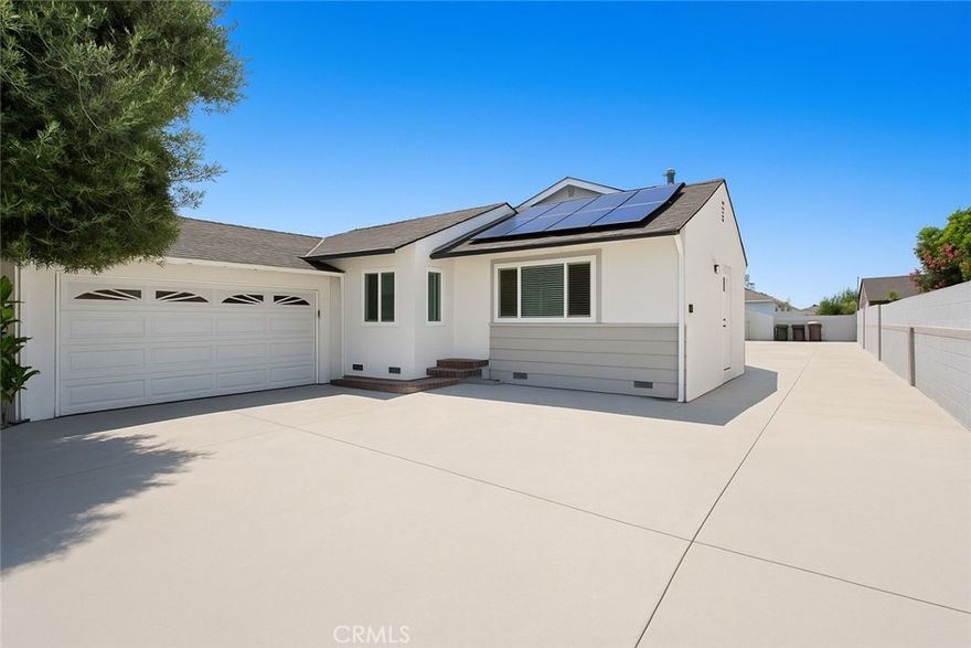 Steps to Disneyland & Convention Center – Fully Remodeled Home! - 5 Bed, 4 Bath, 2 Master Suites Fully remodeled 5-bedroom, 4-bath home just minutes from Disneyland, the Convention Center, shopping, dining, and entertainment. Features two master suites—one upstairs and one downstairs for added flexibility.



Upgrades throughout: new windows, elegant tile flooring, modern kitchen with updated cabinetry and finishes, and refreshed bathrooms. The spacious living room has a fireplace and backyard view, with the dining area flowing from the kitchen.



Additional highlights: paid-off solar panels for energy savings, huge driveway with RV access, and ample parking. Large backyard with potential for an ADU to generate additional income. Ideal as a forever home, multi-generational living, vacation retreat, or investment property with strong rental potential.