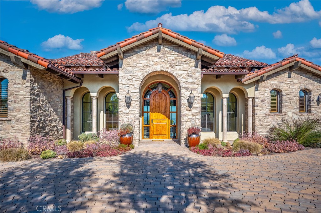 6020 Lake Vista Drive