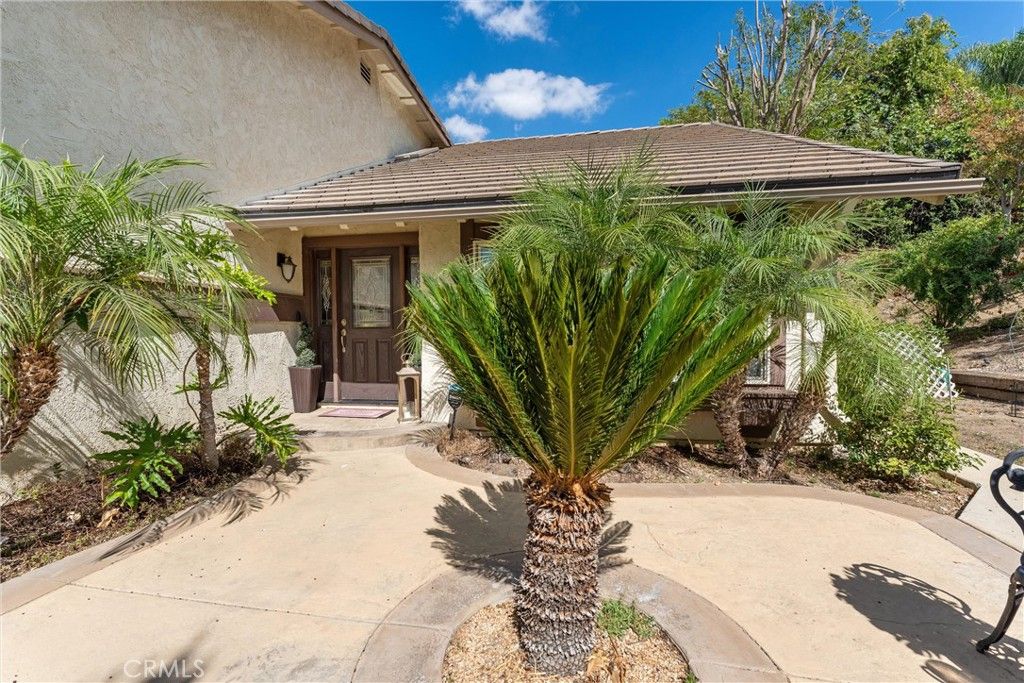 Photo of 28801 Barragan St, Agoura Hills, CA 91301 (MLS # SR25231167)