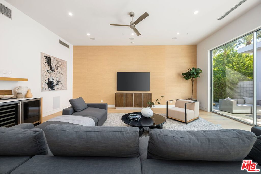 Tamarisk Country Club - Residential