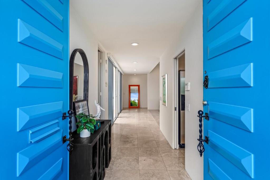 72203 El Paseo, #1702