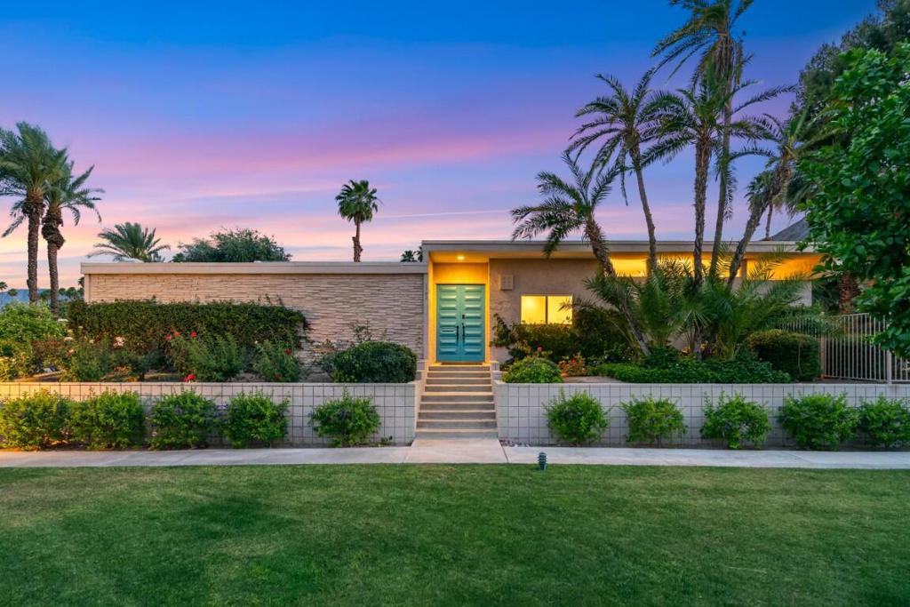 72203 El Paseo, #1702