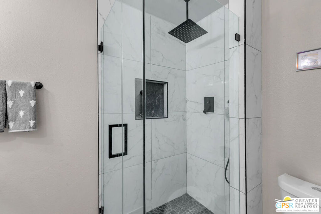 Villa De Las Flores - Residential