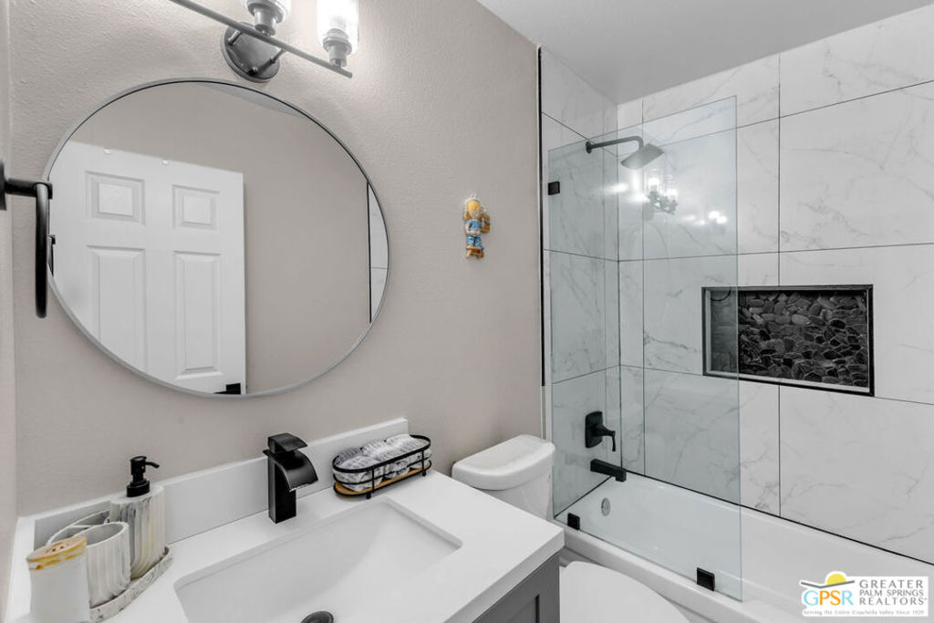 Villa De Las Flores - Residential