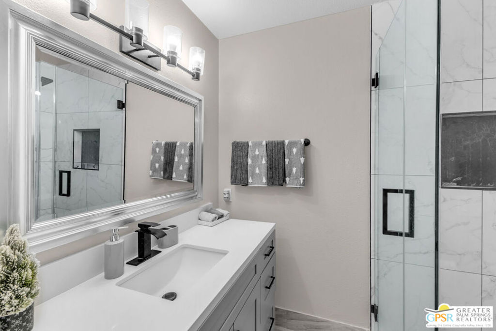 Villa De Las Flores - Residential