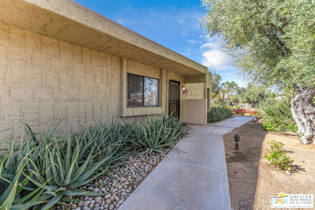 Villa De Las Flores - Residential