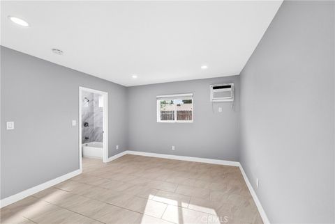 Tiny photo for 2643 Tenth Street, Riverside, CA 92507 (MLS # CV26083886)