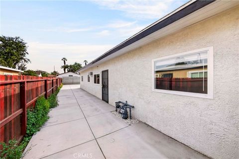 Tiny photo for 2643 Tenth Street, Riverside, CA 92507 (MLS # CV26083886)
