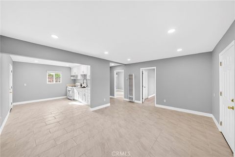 Tiny photo for 2643 Tenth Street, Riverside, CA 92507 (MLS # CV26083886)