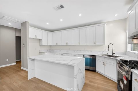 Tiny photo for 2643 Tenth Street, Riverside, CA 92507 (MLS # CV26083886)