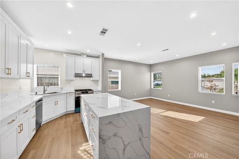 Tiny photo for 2643 Tenth Street, Riverside, CA 92507 (MLS # CV26083886)