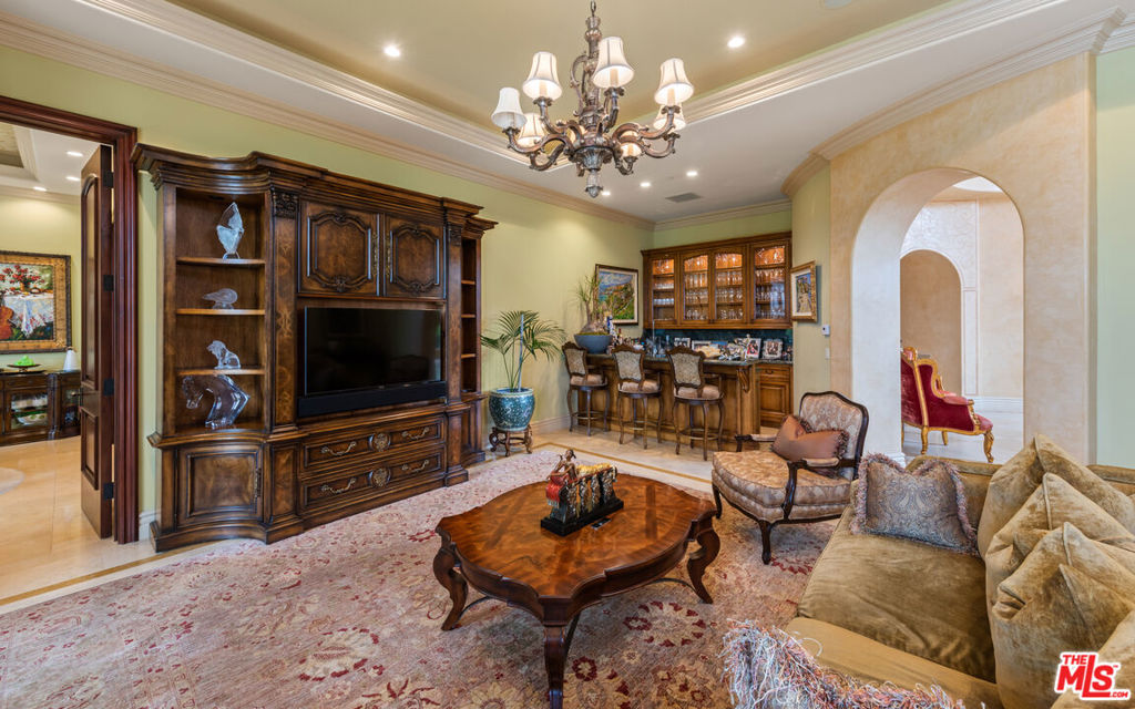 2108 Stratford Circle