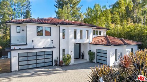 Photo of 23136 Park Contessa, Calabasas, CA 91302 (MLS # 25541041)